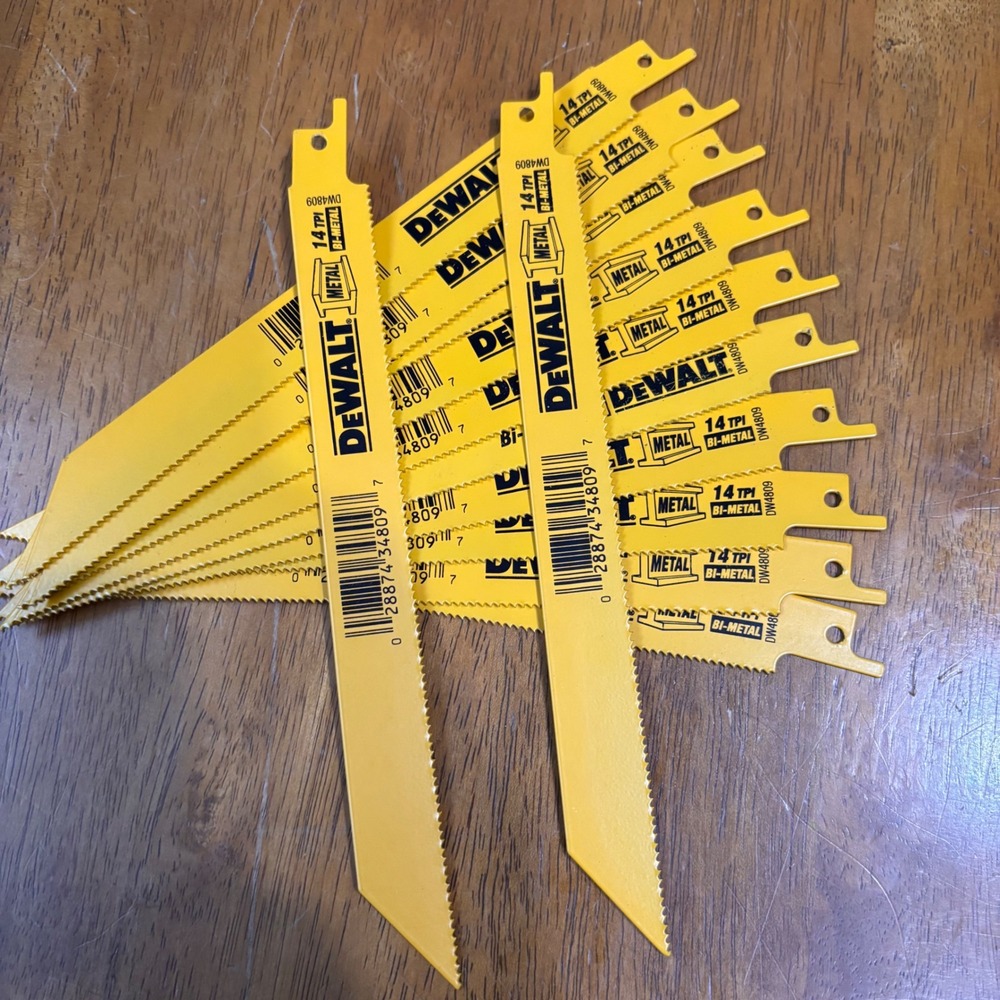 DEWALT DW4809 14 TPI Bi-Metal Reciprocating Saw Blades for Metal Cutting 12 Pack
